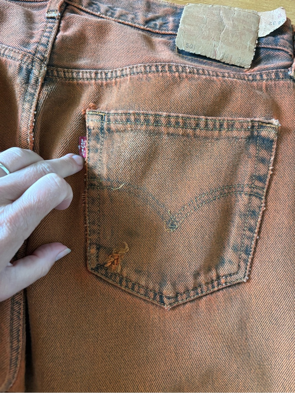 Vintage Levi’s 501 really unique rust wash 1990s high rise straight leg - Picture 4 of 13